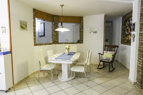 ISTRA, ROVINJ - KUĆA SA BAZENOM U BLIZINI PLAŽE I CENTRA - 600 m2