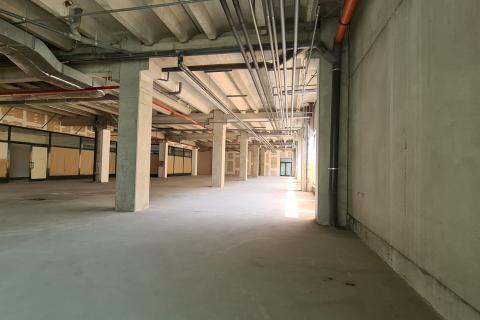 Novi Zagreb, Buzin, uredski prostor 750 m2, sa parkingom 