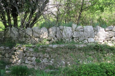 Vinodolska Općina, Bribir, građevinsko zemljište 1100m2 s ruševinom