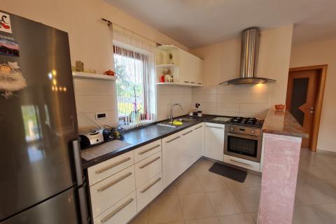 Opatija - Veprinac - kuća s dva stana s pogledom na more