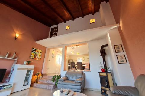 Opatija - Veprinac - kuća s dva stana s pogledom na more