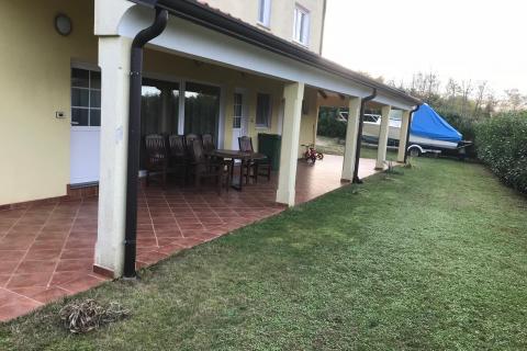 ISTRA,Samostojeća kuća u predgrađu Umaga