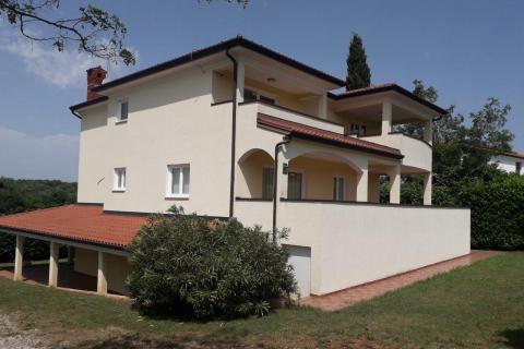 ISTRA,Samostojeća kuća u predgrađu Umaga