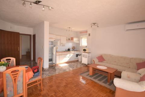 Novi Vinodolski, Building with 6 apartments, garage, beautiful panorama seaview