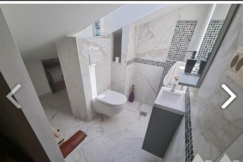 RIJEKA,KASTAV-CENTAR,  kompletno renovirani dvoetažni stan sa parkingom