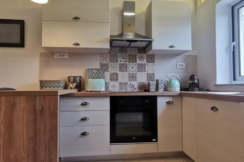 Rijeka, Martinkovac, Iznajmljuje se 1S+DB modernog dizajna s okućnicom 