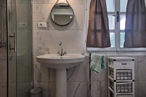 Rijeka, Martinkovac, Iznajmljuje se 1S+DB modernog dizajna s okućnicom 