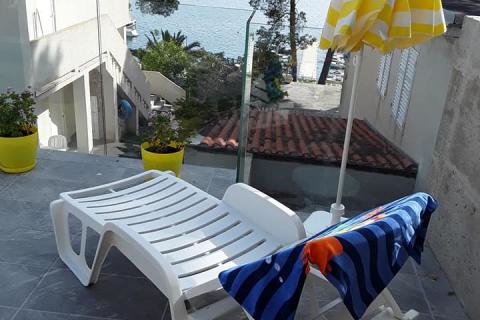 Mali Lošinj samostojeća kuća prvi red do mora