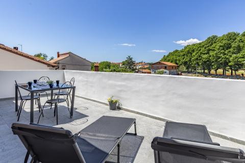 ISTRA, MARČANA, nova hiša z bazenom, garaža