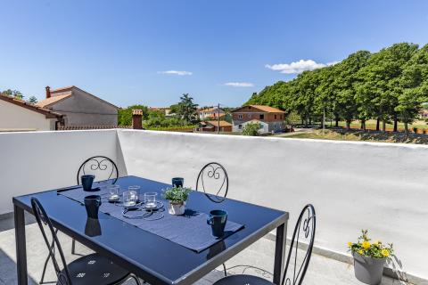 ISTRA, MARČANA, nova hiša z bazenom, garaža