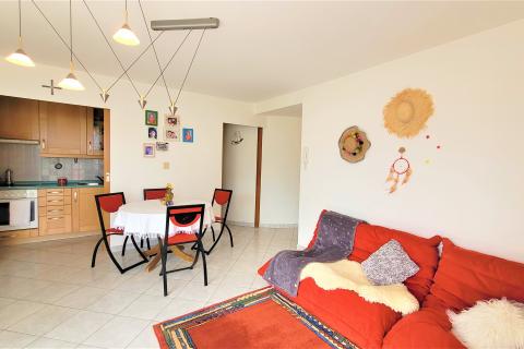 Istra, Umag, Zambratija, komforni stan na prvom katu sa garažom i panoramskim pogledom na more i grad