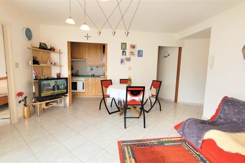 Istra, Umag, Zambratija, komforni stan na prvom katu sa garažom i panoramskim pogledom na more i grad