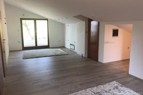 Opatija - stan s apartmanom na mirnoj lokaciji, pogled
