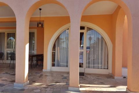 Tar , restoran sa pogledom na more