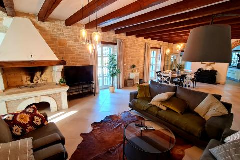 Дом Muntrilj, Tinjan, 361,50m2