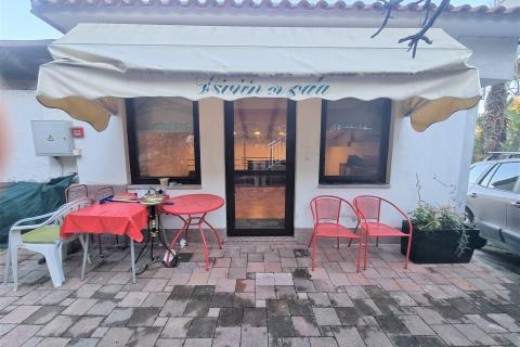 OPATIJA- poslovni prostor 45 m2, prizemlje, parking, terasa, blizina centra