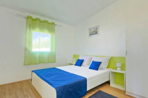 Kringa, Tinjan, 7.455m2