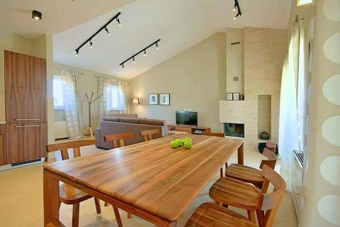 Poreč okolica, kuća s bazenom i pogledom na more