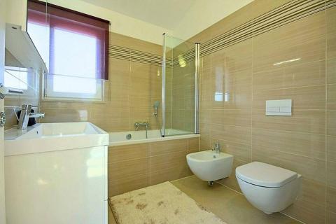 Poreč okolica, kuća s bazenom i pogledom na more