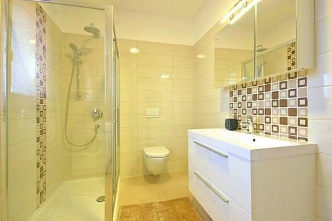 Poreč okolica, kuća s bazenom i pogledom na more