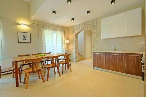 Poreč okolica, kuća s bazenom i pogledom na more