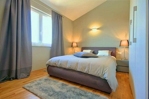 Poreč okolica, kuća s bazenom i pogledom na more