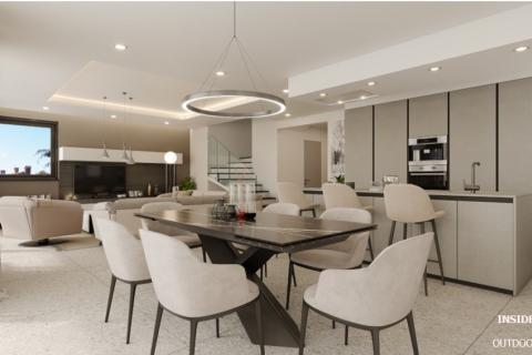 Istra, Rovinj, prekrasan, luksuzan penthouse sa krovnom terasom i pogledom na more