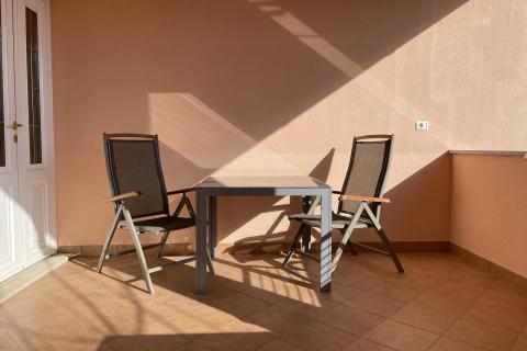 Premantura, kuća sa 5 apartmana, 100m od plaže, pogled more