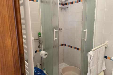 Premantura, kuća sa 5 apartmana, 100m od plaže, pogled more