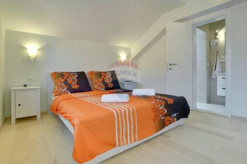 ISTRA ,POMER, Moderna kuća 150 m od mora