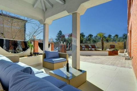 ISTRA ,POMER, Moderna kuća 150 m od mora