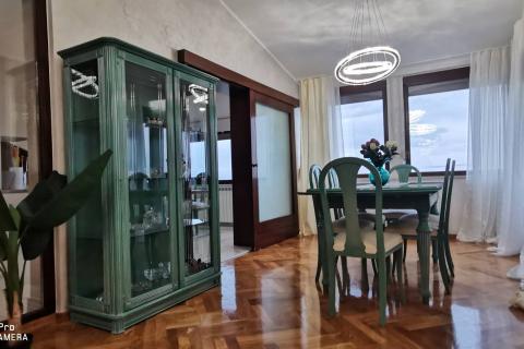 OPATIJA, IČIĆI, STAN 130m2, POGLED NA MORE, BAZEN, TAVERNA S ROŠTILJEM, PARKING