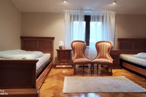 OPATIJA, IČIĆI, STAN 130m2, POGLED NA MORE, BAZEN, TAVERNA S ROŠTILJEM, PARKING