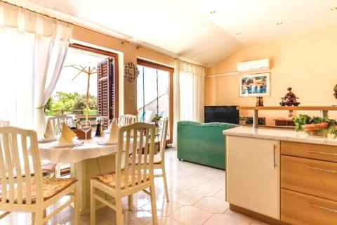 Istra, Pula - Barbariga, samostojeća kuća s pogledom na more