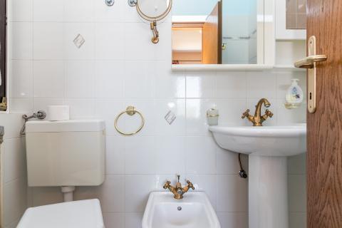 Istra, okolica Fažane Vodnjan, autohtona istarska stancija sa pogledom na more