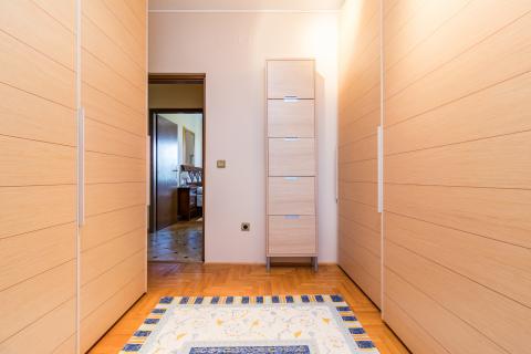 Istra, okolica Fažane Vodnjan, autohtona istarska stancija sa pogledom na more