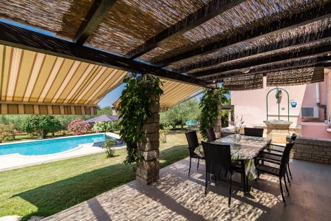 Istra, okolica Fažane Vodnjan, autohtona istarska stancija sa pogledom na more