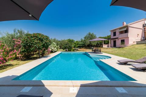 Istra, okolica Fažane Vodnjan, autohtona istarska stancija sa pogledom na more