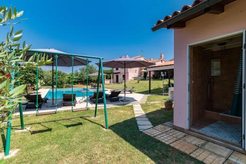 Istra, okolica Fažane Vodnjan, autohtona istarska stancija sa pogledom na more