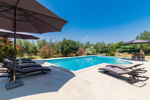 Istra, okolica Fažane Vodnjan, autohtona istarska stancija sa pogledom na more