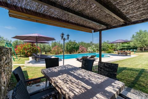 Istra, okolica Fažane Vodnjan, autohtona istarska stancija sa pogledom na more