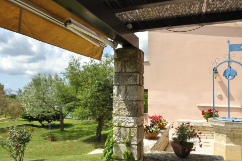 Istra, okolica Fažane Vodnjan, autohtona istarska stancija sa pogledom na more