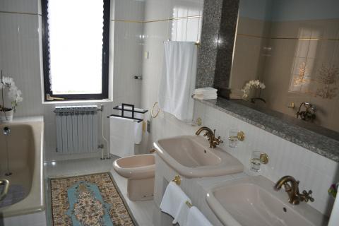 Istra, okolica Fažane Vodnjan, autohtona istarska stancija sa pogledom na more