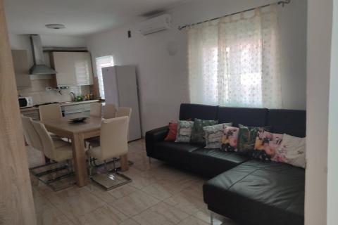 Dvije autohtone istarske kuće renovirane u jednom dijelu