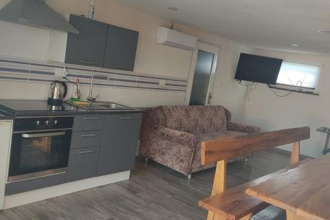 Dvije autohtone istarske kuće renovirane u jednom dijelu