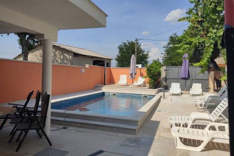 Dvije autohtone istarske kuće renovirane u jednom dijelu