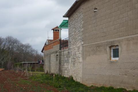 Dvije autohtone istarske kuće renovirane u jednom dijelu