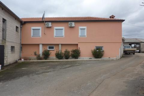 Dvije autohtone istarske kuće renovirane u jednom dijelu