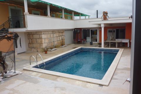 Dvije autohtone istarske kuće renovirane u jednom dijelu