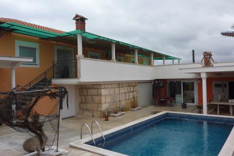 Dvije autohtone istarske kuće renovirane u jednom dijelu